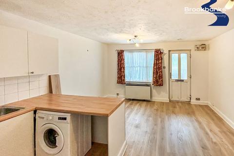 1 bedroom maisonette to rent, Kenwyn Road, Dartford, DA1