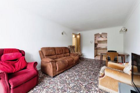 1 bedroom flat for sale, Glebelands Avenue, South Woodford E18