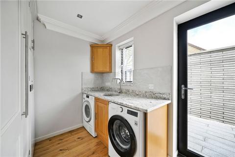 7 Bishopdale Drive, Collingham, Wetherby, LS22 5LP