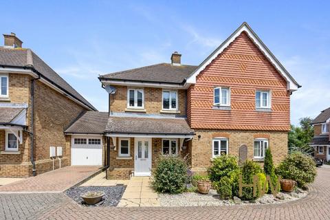 2 bedroom semi-detached house for sale, Marlow Drive, Hailsham, BN27 1BY