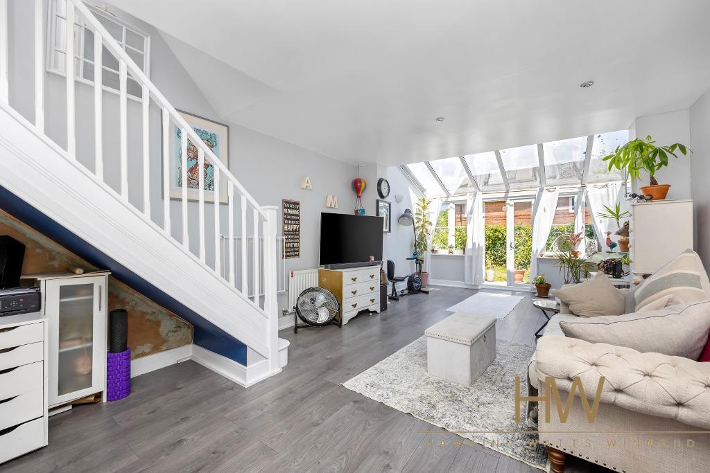 Marlow Drive, Hailsham, BN27 1BY 2 bed semidetached house for sale £