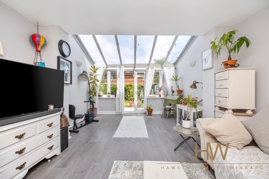 Marlow Drive, Hailsham, BN27 1BY 2 bed semidetached house for sale £