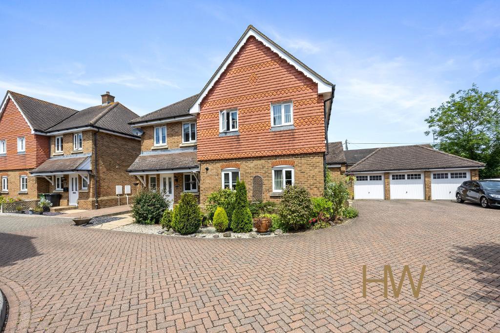 Marlow Drive, Hailsham, BN27 1BY 2 bed semidetached house for sale £