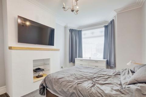 1 bedroom apartment for sale, Hildaville Drive, Westcliff-on-sea, SS0