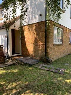 2 bedroom maisonette to rent, Bertrand Way, London SE28