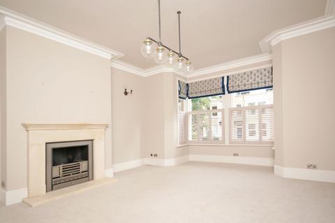 7 bedroom terraced house to rent, Valley Drive, Harrogate, HG2