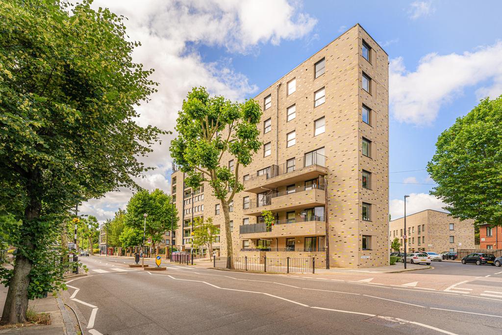 triangle-apartments-isle-of-dogs-e14-1-bed-flat-325-000