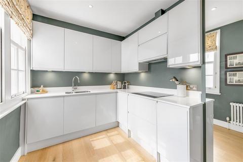 1 bedroom flat for sale, Kensington Court Mews, W8