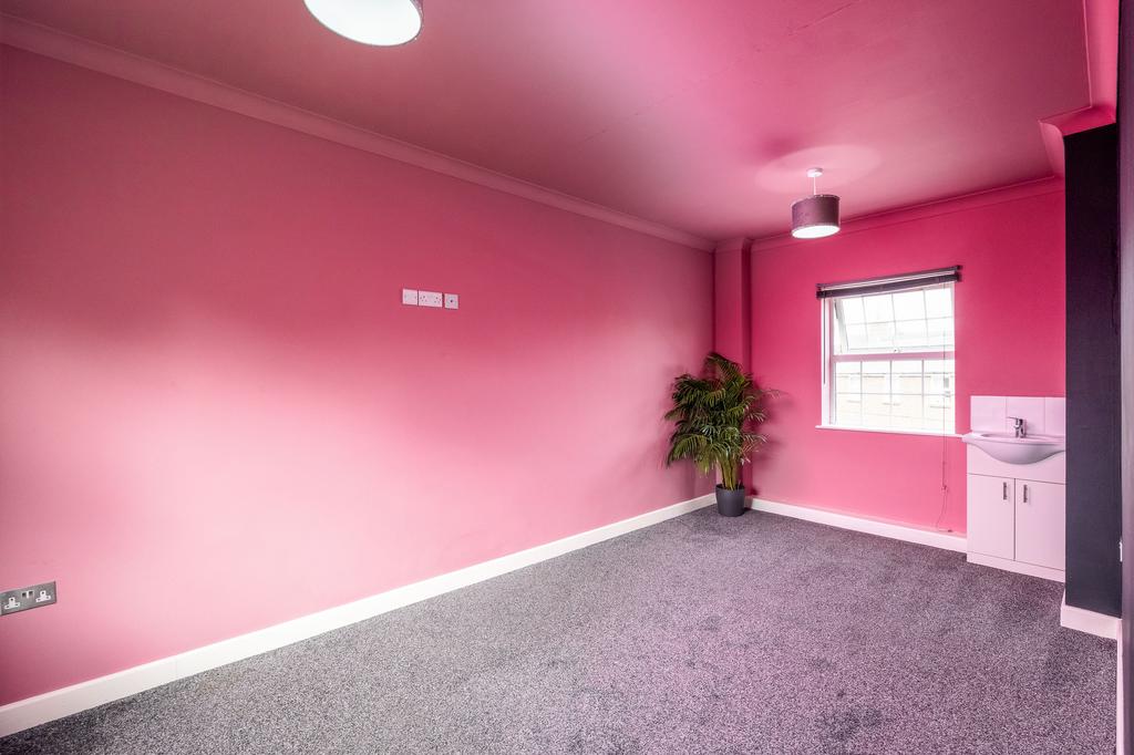 31 Crowell Mews, HP19 7 HB-8