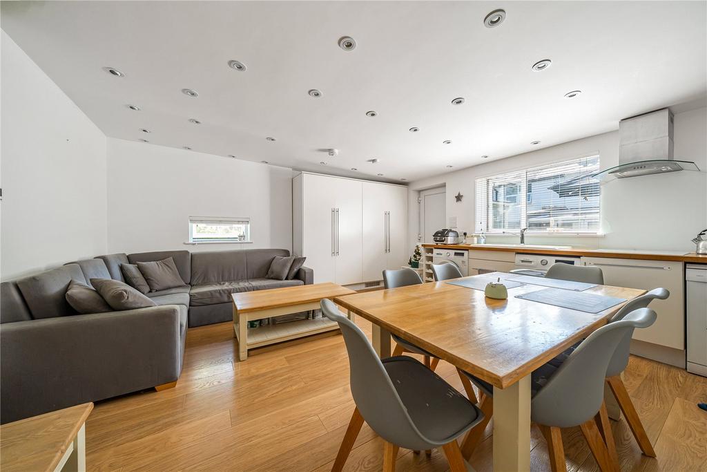 Bungalow Sitting Rm
