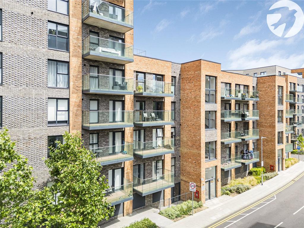 William Mundy Way, Langley Square... 2 bed flat for sale £350,000