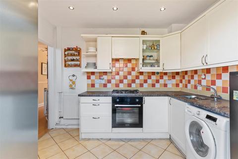 2 bedroom house for sale, Malmesbury Road, Morden SM4