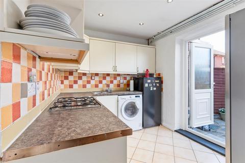 2 bedroom house for sale, Malmesbury Road, Morden SM4