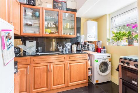 1 bedroom flat to rent, Brondesbury Villas NW6