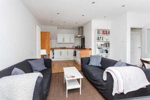 2 bedroom flat to rent, Brondesbury Villas, Queens Park NW6