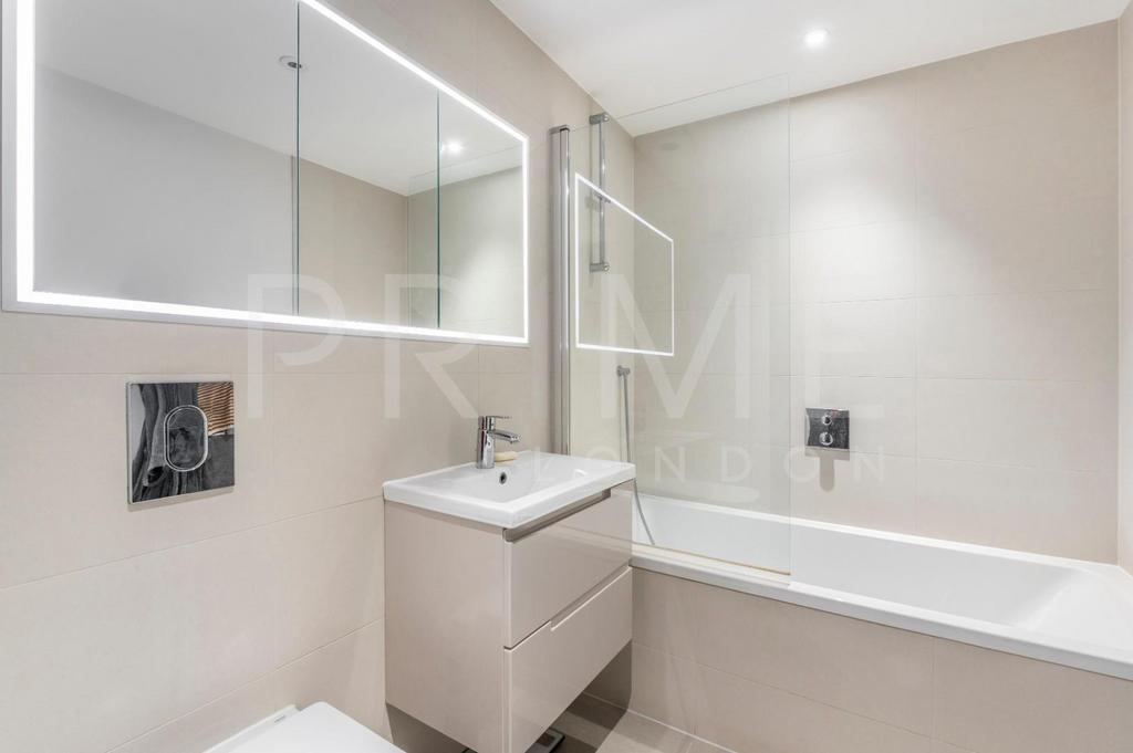 Bathroom (3).jpg