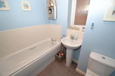 47 Allerton View, Thornton, Bradford, BD13 3AG