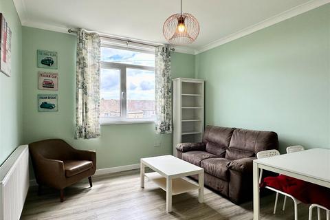 2 bedroom flat to rent, Beechwood Road, Uplands