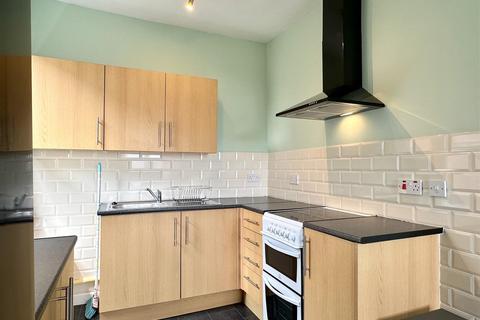 2 bedroom flat to rent, Beechwood Road, Uplands