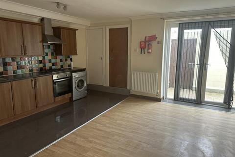 2 bedroom apartment to rent, Heaton Road, Heaton, NE6