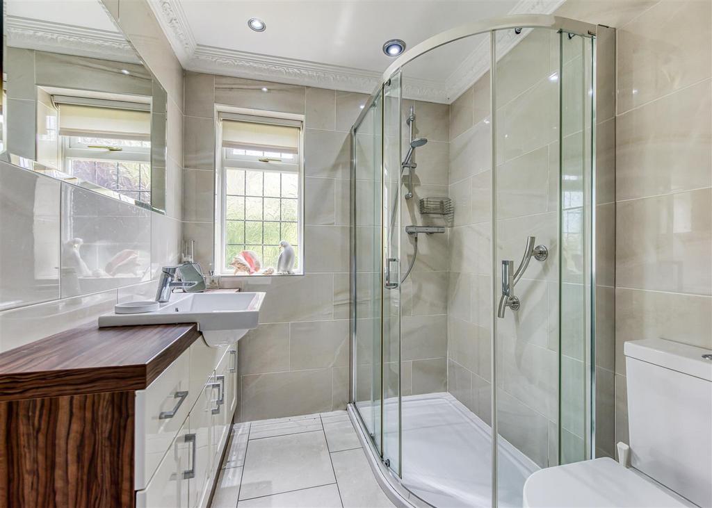 Holly Trees Lodge-En suite.jpg