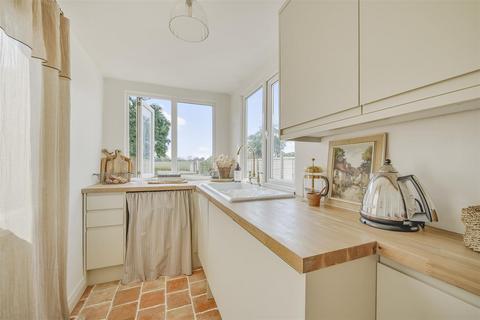 53 Capel Street, Capel Le Ferne, Folkestone, CT18 7LY