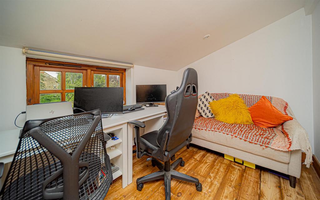 P1053296-Enhanced-NR.jpg