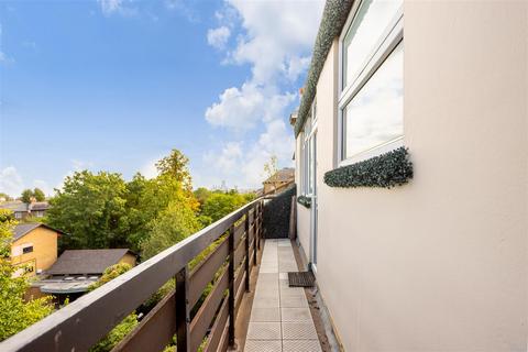 2 bedroom flat for sale, Haverstock Hill, Belsize Park NW3