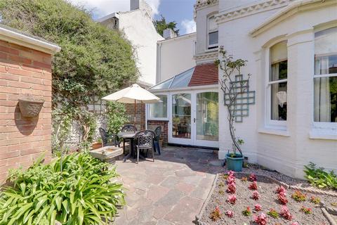 4 bedroom terraced house for sale, Portland Road, Worthing BN11