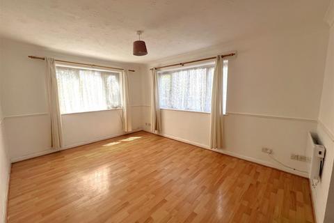 1 bedroom flat for sale, Erith Road, Bexleyheath DA7