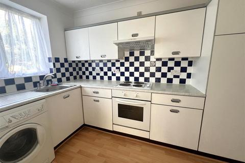 1 bedroom flat for sale, Erith Road, Bexleyheath DA7