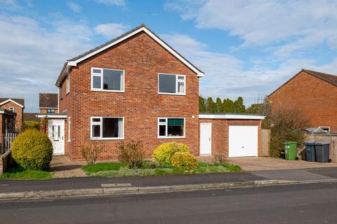 4 bedroom detached house for sale, Wellington Drive, Melksham SN12