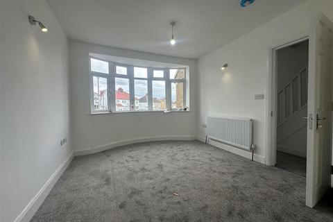 4 bedroom semi-detached house for sale, Middle Way, Watford WD24