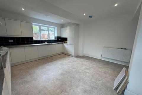 4 bedroom semi-detached house for sale, Middle Way, Watford WD24