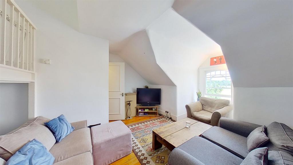 Elmbourne-Road-Tooting-SW17-06222022 213619.jpg