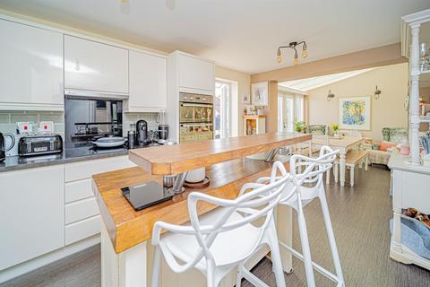 65 Cranesbill Road, Melksham, SN12 7GN