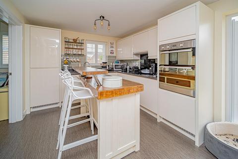 65 Cranesbill Road, Melksham, SN12 7GN