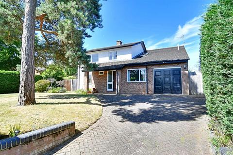 4 bedroom detached house for sale, Balsams Close, Hertford SG13