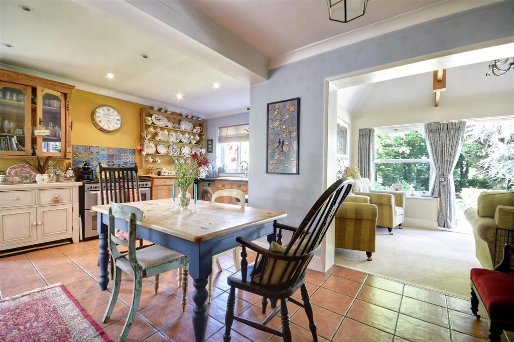 Kitchen / dining room