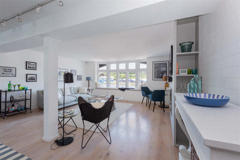 24a Thameside, Henley-on-thames, RG9 2LJ