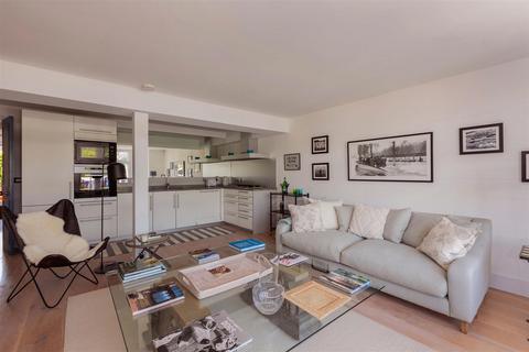 24a Thameside, Henley-on-thames, RG9 2LJ