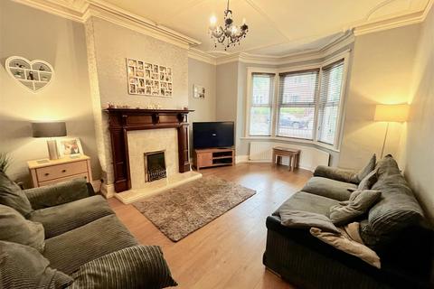 4 bedroom terraced house for sale, Dryden Road, Gateshead