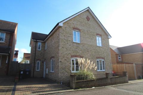 2 bedroom house to rent, Dowling Court, Hemel Hempstead