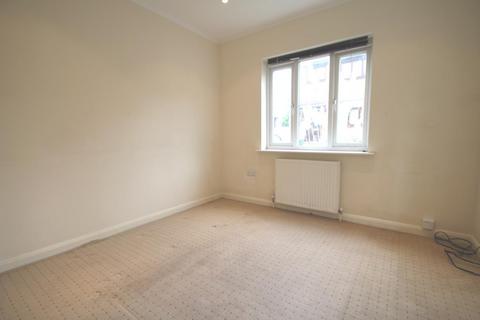 2 bedroom house to rent, Dowling Court, Hemel Hempstead