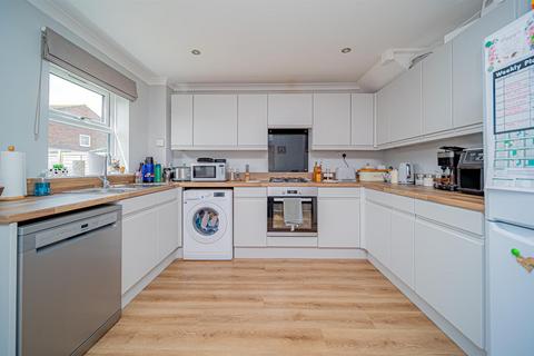 6 Barnes Wallis Close, Bowerhill, Melksham, SN12 6UJ