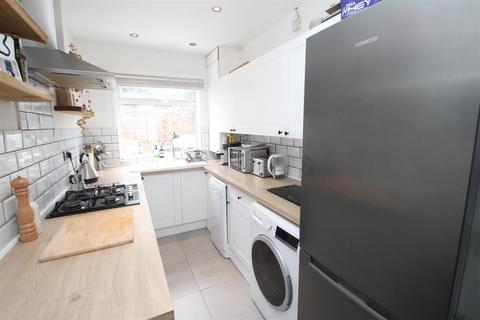 2 bedroom terraced house to rent, Henry Street, Hemel Hempstead