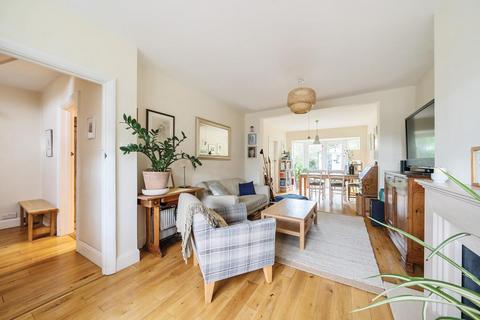 16 Cardinal Avenue, Kingston Upon Thames, KT2 5SB