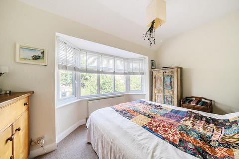 16 Cardinal Avenue, Kingston Upon Thames, KT2 5SB
