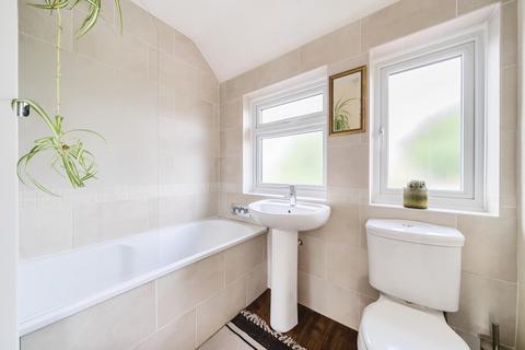 16 Cardinal Avenue, Kingston Upon Thames, KT2 5SB
