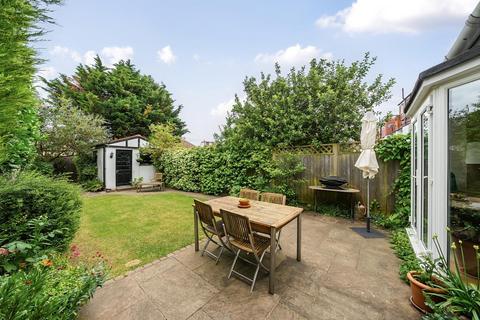 16 Cardinal Avenue, Kingston Upon Thames, KT2 5SB